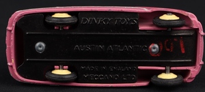 Dinky toys 140a austin atlantic ll2 base