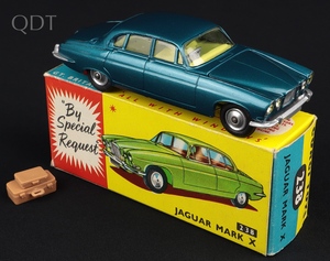 Corgi toys 238 jaguar mark x ll56 front