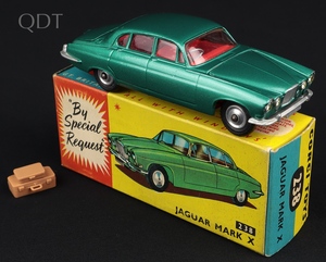 Corgi toys 238 jaguar mark x ll57 front