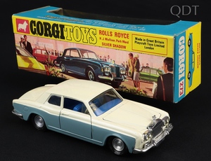 Corgi toys 273 rolls royce silver shadow ll165 front