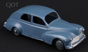 French dinky toys 24r peugeot 203 ll267 front