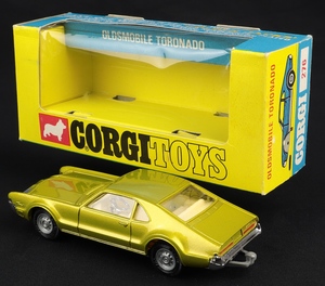 Corgi toys 276 oldsmobile toronado ll332 back