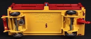 Corgi toys 1123 chipperfields circus cage ll368 base