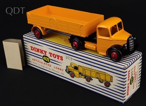 Dinky toys 409 921 bedford articulated lorry ll376 front