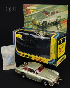 Corgi toys 271 james bond aston martin ll573 front