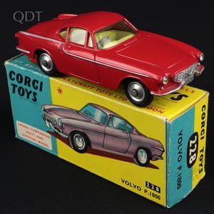 Corgi toys 228 volvo p1800 ll744 front