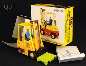 Dinky toys 404 conveyancer fork lift truck mm152 front